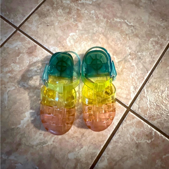 OshKosh B'gosh Other - OshKosh Toddler Girl Multi Rainbow Jelly Sandals Size 9 in Excellent Condition